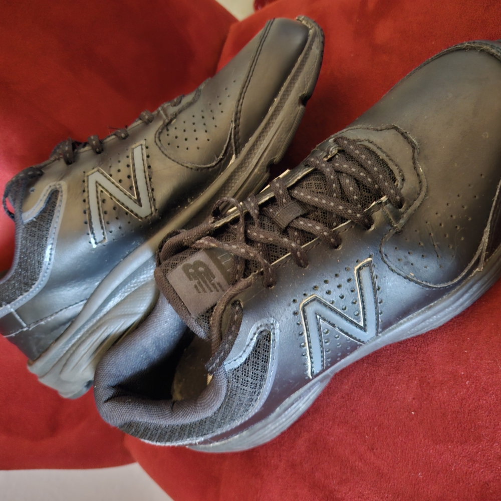NEW BALANCE Black Leather Lace-Up Women's Walking Shoes Sz8